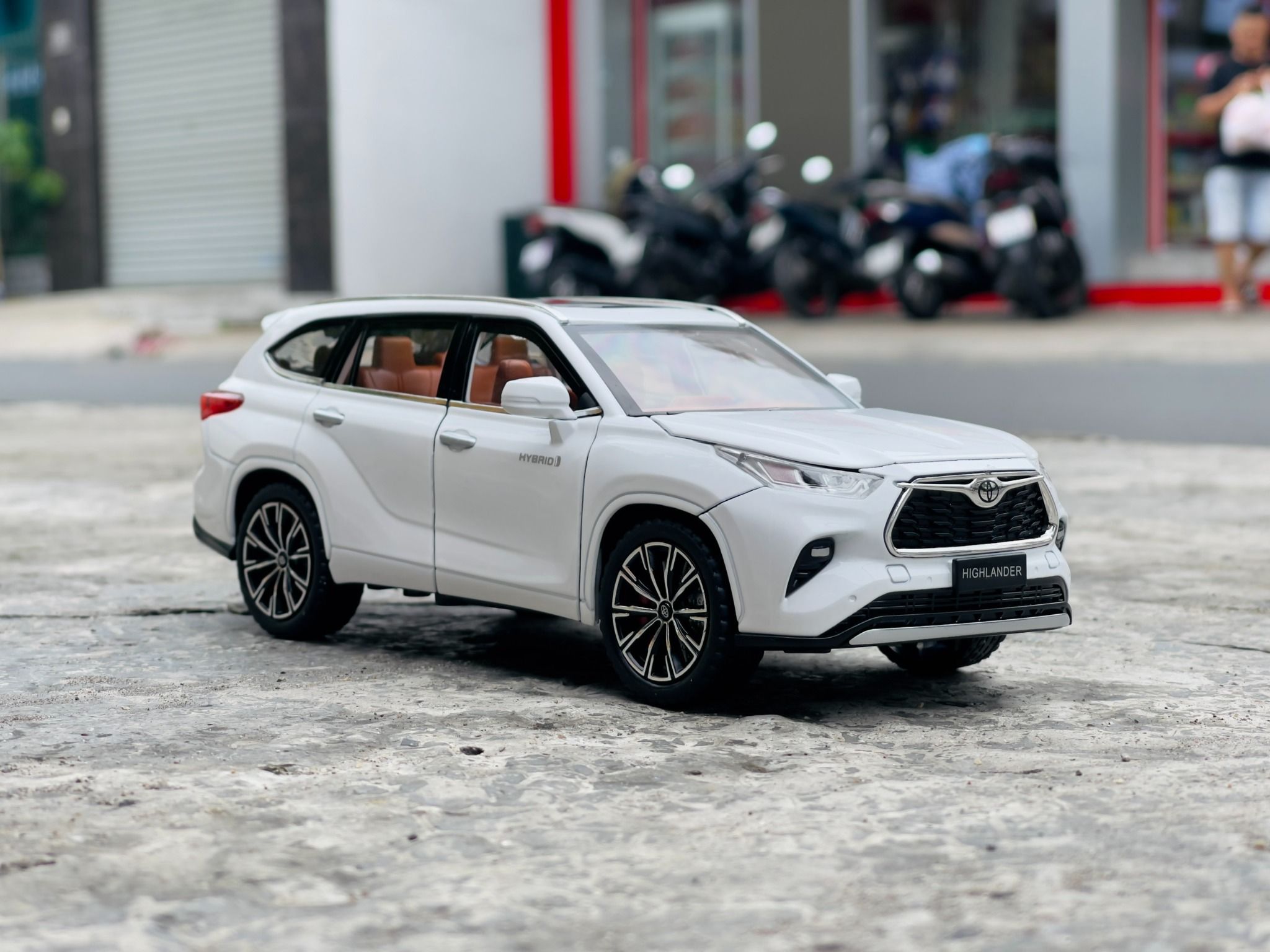  Mô hình xe Toyota Highlander đánh lái được full open tỉ lệ 1:24 Jinlifang OT045 