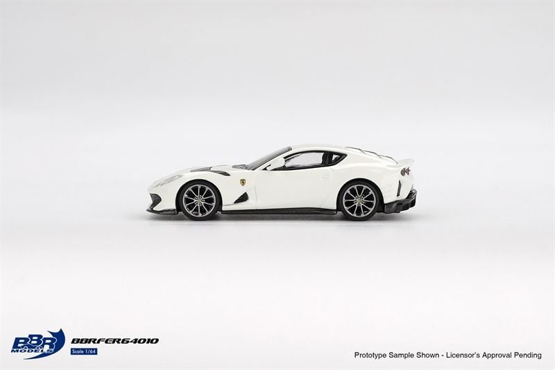  Mô hình xe Ferrari 812 Competizione Bianco Avus tỉ lệ 1:64 BBR BBRFER64010 