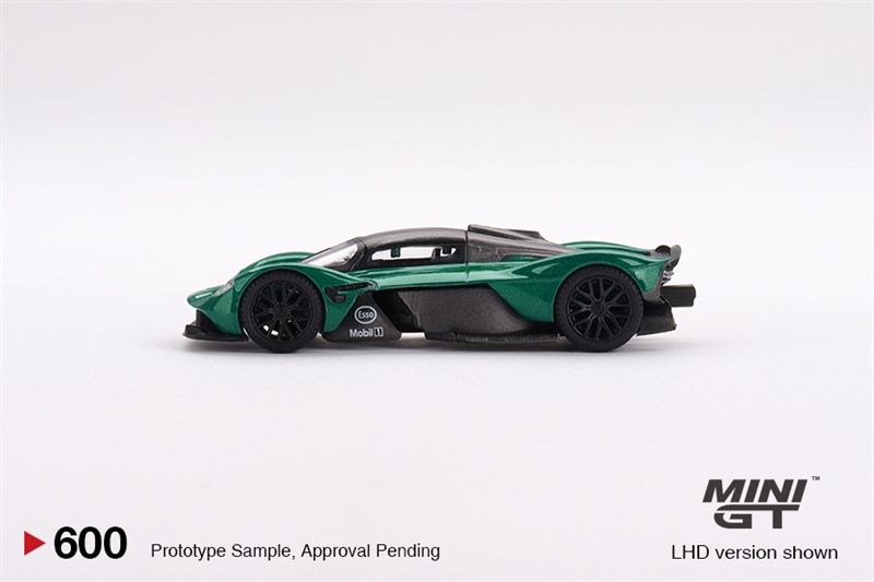  Mô hình xe ô tô Aston Martin Valkyrie Aston Martin Racing Green tỉ lệ 1:64 MiniGT MGT00600-CH 