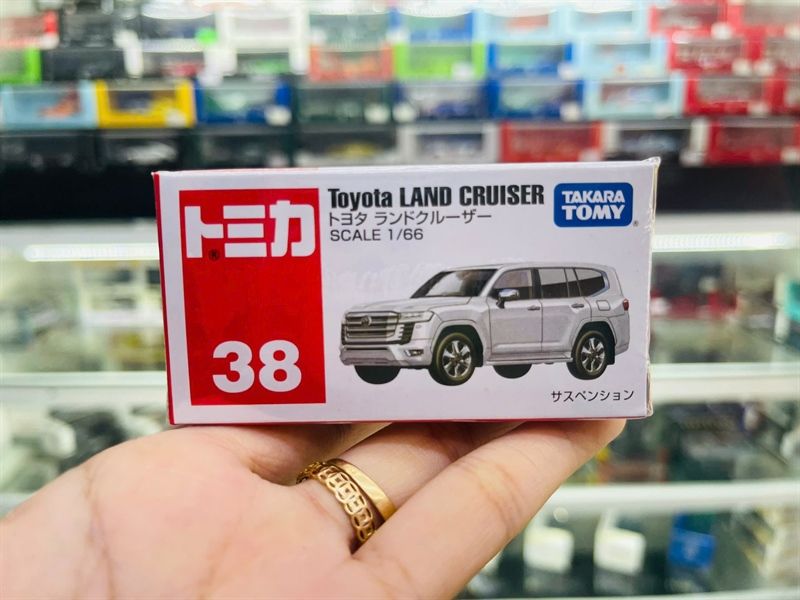  Mô hình xe Toyota Land Cruiser 300 (Box) No.38-10 tỉ lệ 1:66 Tomica 188674 
