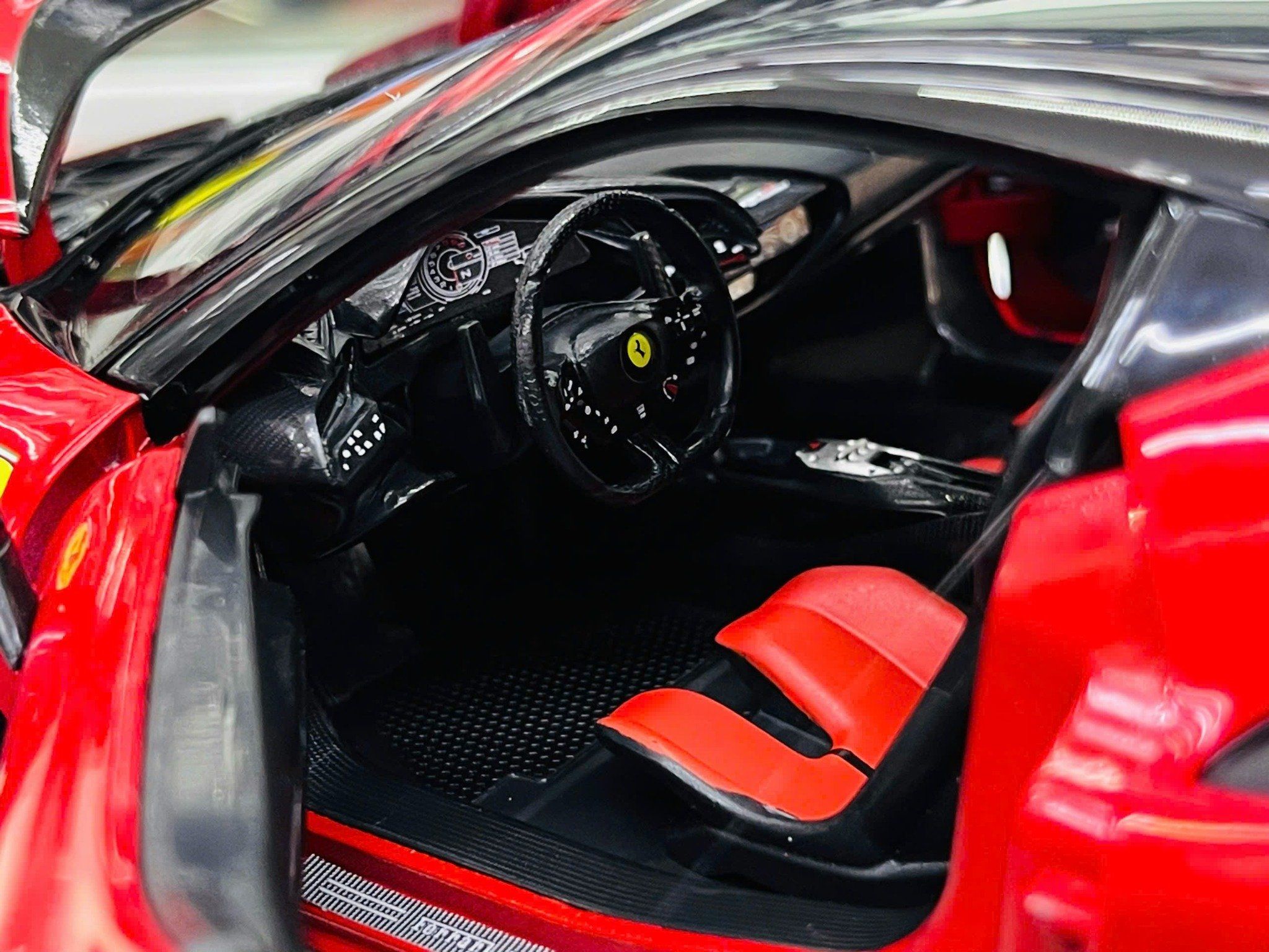  Mô hình xe Ferrari SF90 XX Stradale red full open tỉ lệ 1:18 Bburago 18-16020 OT18010 