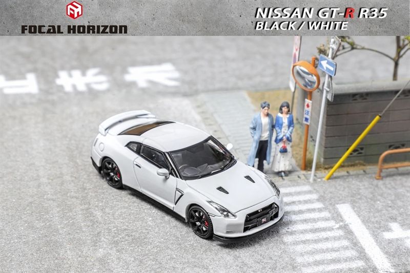  Mô hình xe Nissan Skyline GTR R35 classic white limited edition tỉ lệ 1:64 Focal Horizon FH64017 