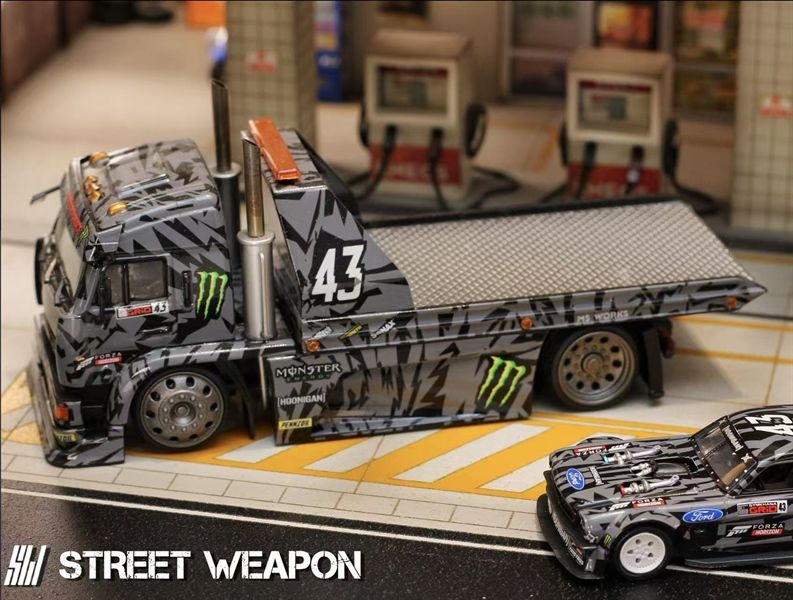  Mô hình xe KAMAZ Tow Hoonitruck Monster 500 PCS tỉ lệ 1:64 Street Weapon OT64217 