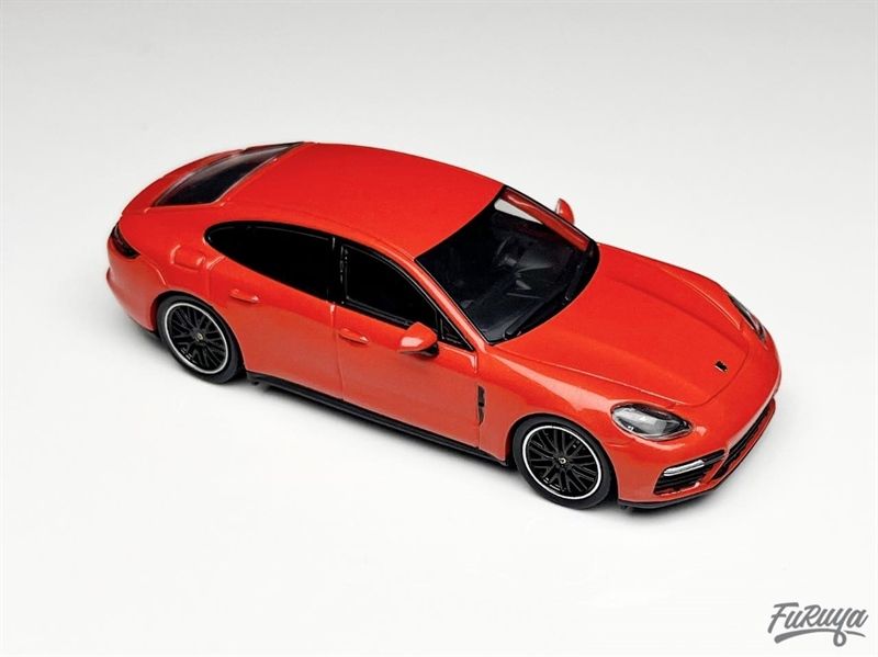  Mô hình xe Porsche Panamera Turbo Coupe Black rims tỉ lệ 1:64 Furuya OT64264 