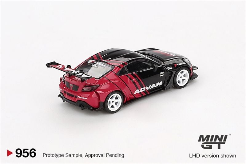  Mô hình xe Toyota GR86 HKS TYPE R ADVAN 2022 Tokyo Auto Salon tỉ lệ 1:64 MiniGT bản card MGT00956-BL 