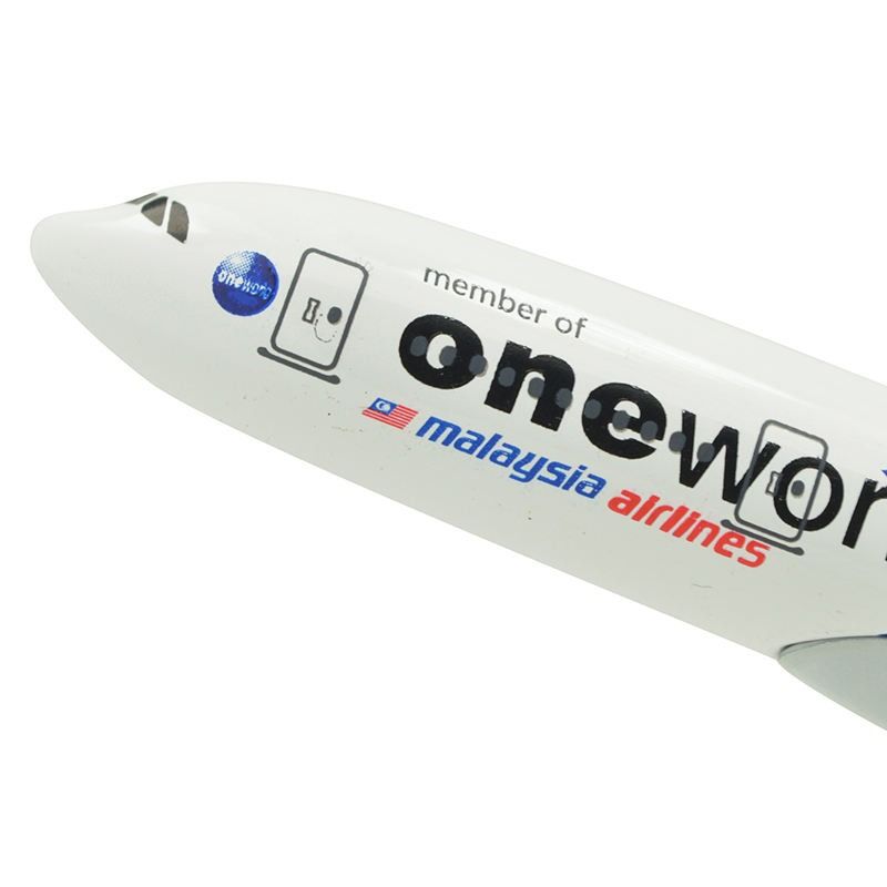  Mô hình máy bay Malaysia Airline One World Airbus A330 16cm MB16117 