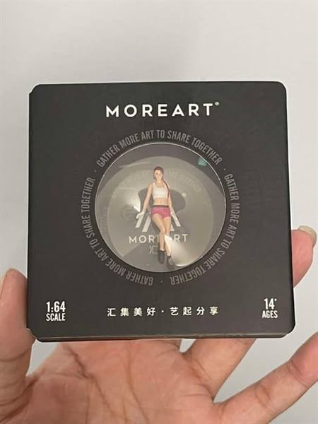  Mô hình nhân vật figure ( dolls) chính hãng Moreart có hộp riêng cho xe tỉ lệ 1:64 MO9999 