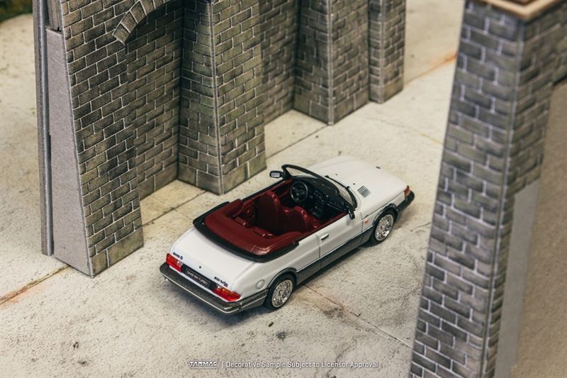  Mô hình xe Saab 900 Turbo Convertible White tỉ lệ 1:64 Tarmac Works T64G-067-WH 