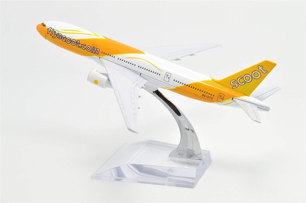 Mô hình máy bay Flyscoot.com Airlines Boeing B777 16cm MB16073