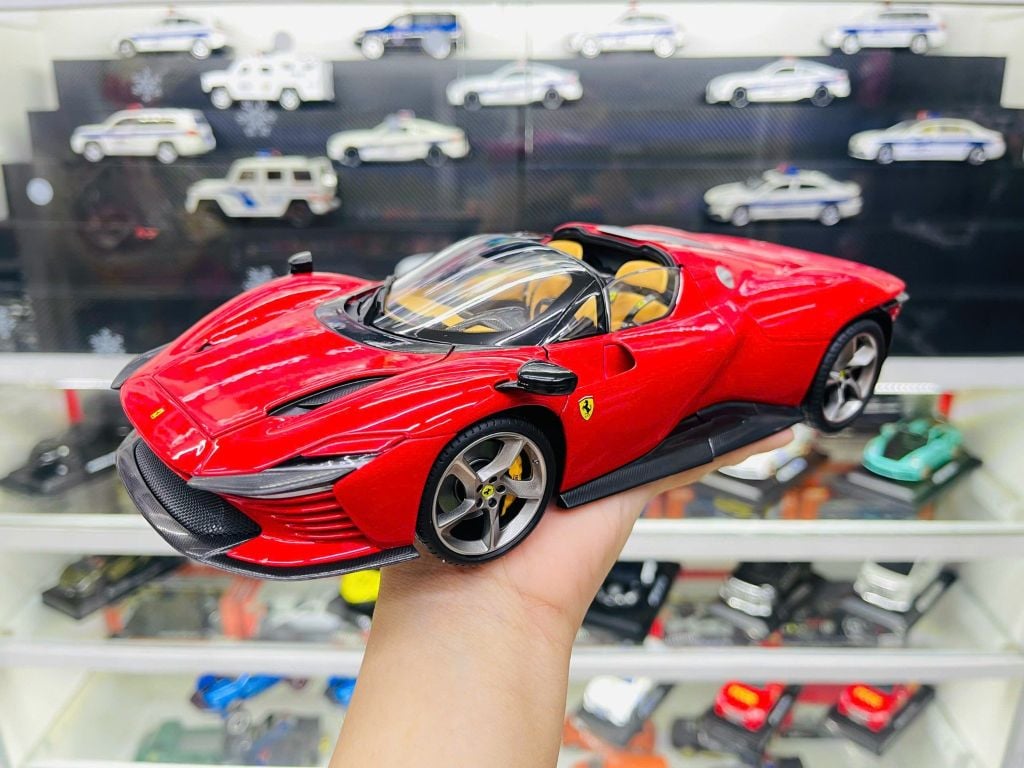 Mô hình xe Ferrari Daytona SP3 Signature red full open tỉ lệ 1:18 Bburago 18-16912 RD OT18022