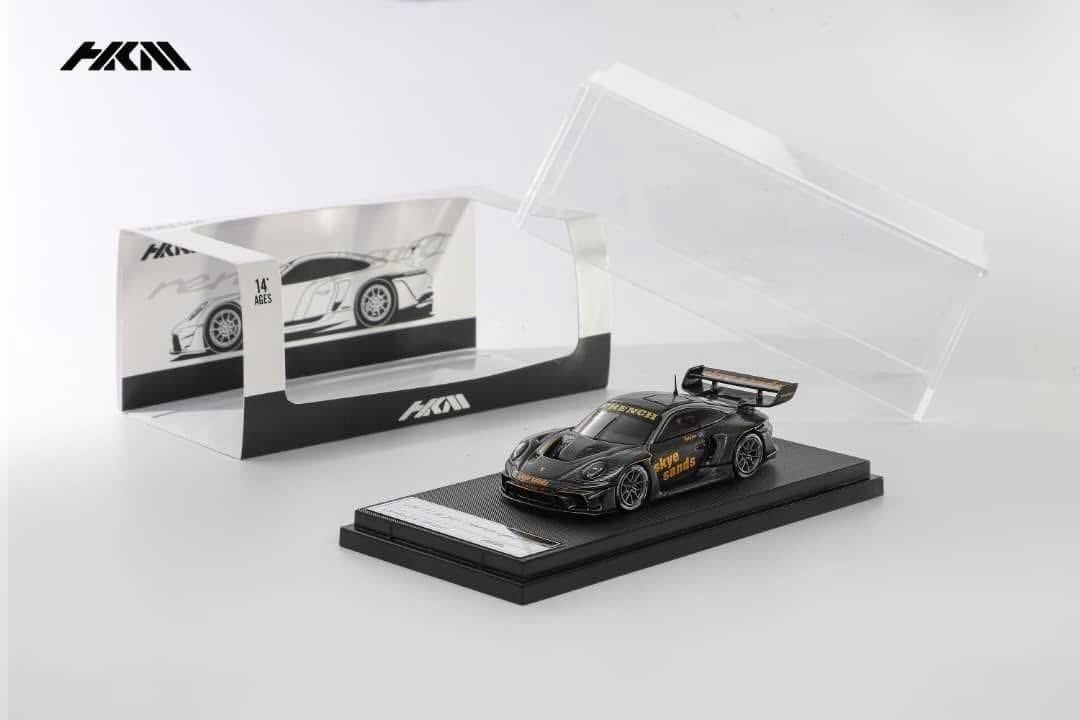  Mô hình xe Porsche 911 (992) GT3 R Rennsport with Brumos Wing tỉ lệ 1:64 HKM OT64451 