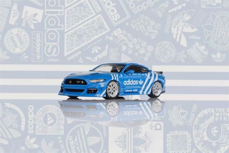  Mô hình xe Ford Mustang Shelby GT500 wide body blue coating Converse - Adidas limited edition 699pcs tỉ lệ 1:64 Liberty64 OT64184 