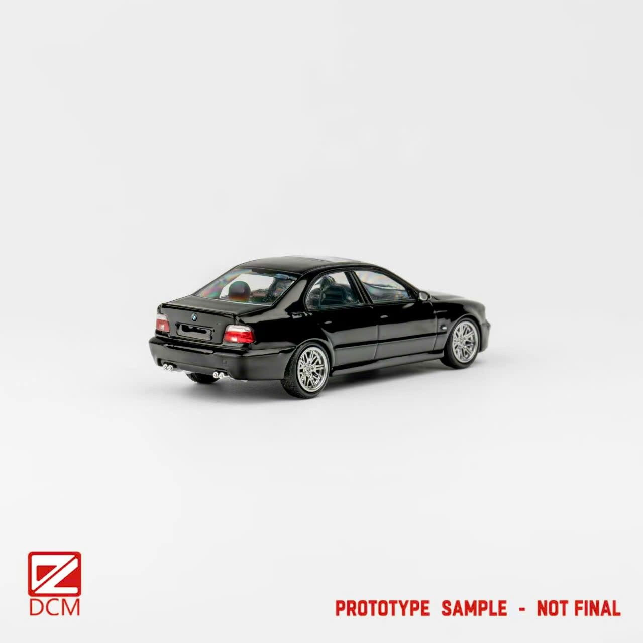  Mô hình xe BMW M5 E39 limited tỉ lệ 1:64 DCM models OT64083 