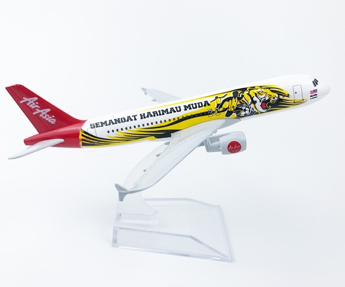  Mô hình máy bay Air Asia Semangat Harimau Muda Airbus A320 16cm MB16132 