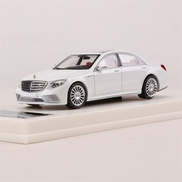  Mô hình xe Mercedes-Benz S65 AMG W222 tỉ lệ 1:64 có đế và hộp mica FineWorks64 Model OT64043 
