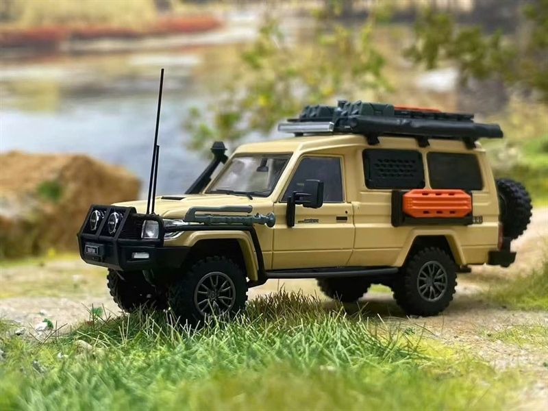  Mô hình xe Toyota LC78 New Color tỉ lệ 1:64 Autobots Models OT64177 