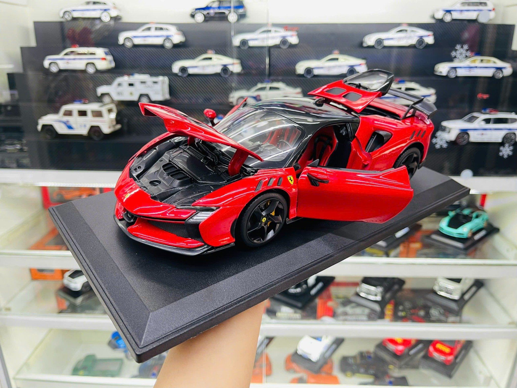  Mô hình xe Ferrari SF90 XX Stradale red full open tỉ lệ 1:18 Bburago 18-16020 OT18010 
