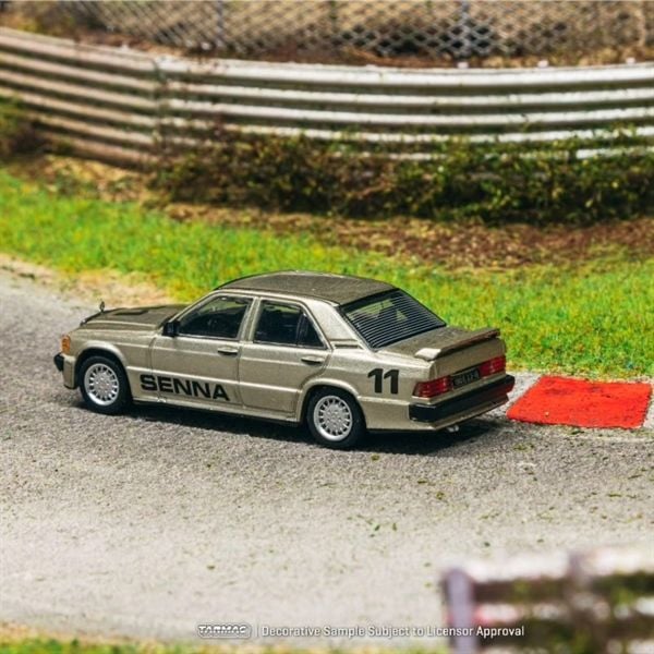  Mô hình xe Mercedes-Benz 190 E 2.3-16, Race of Champion 1984 Ayrton Senna tỉ lệ 1:64 Tarmac Works T64G-047-84ROC11 