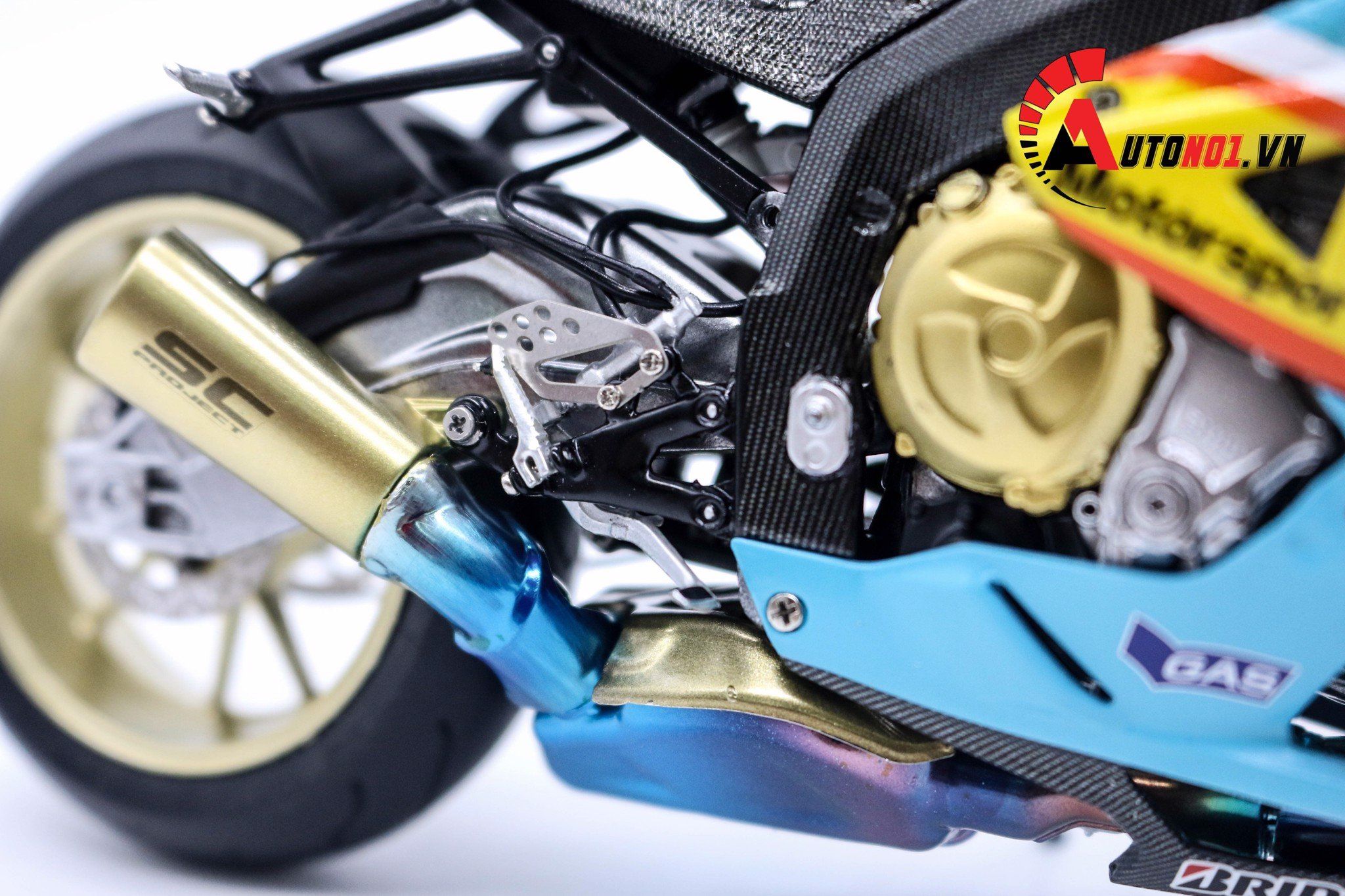  MÔ HÌNH XE ĐỘ BMW S1000RR SHARK CUSTOM 1:10 SCHUCO 