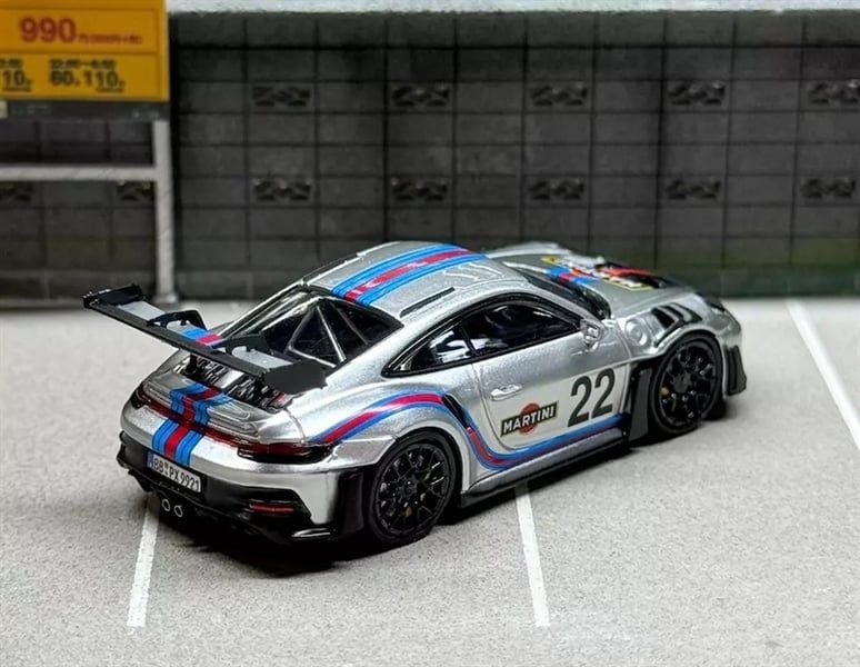 Mô hình xe Porsche 911 GT3 RS Martini #22 silver tỉ lệ 1:64 LMLF OT64057 