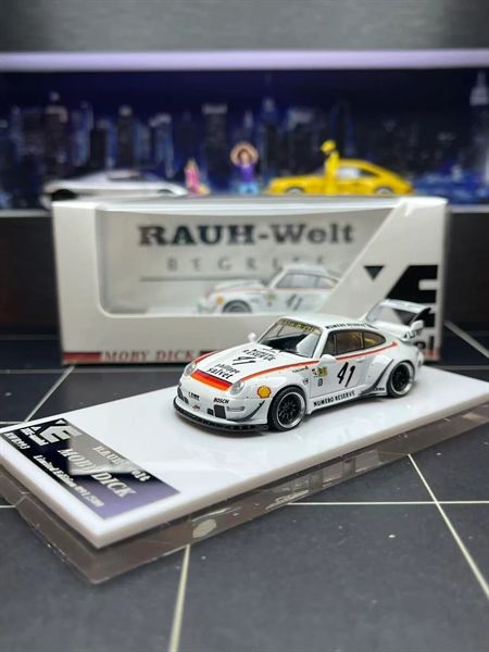  Mô hình xe Porsche RWB993 - White #41 Livery tỉ lệ 1:64 XKE Model OT64458 