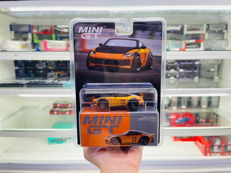  Mô hình xe Nissan Z LB★Nation Works LB Gold bản card tỉ lệ 1:64 MiniGT MGT00782-BL 