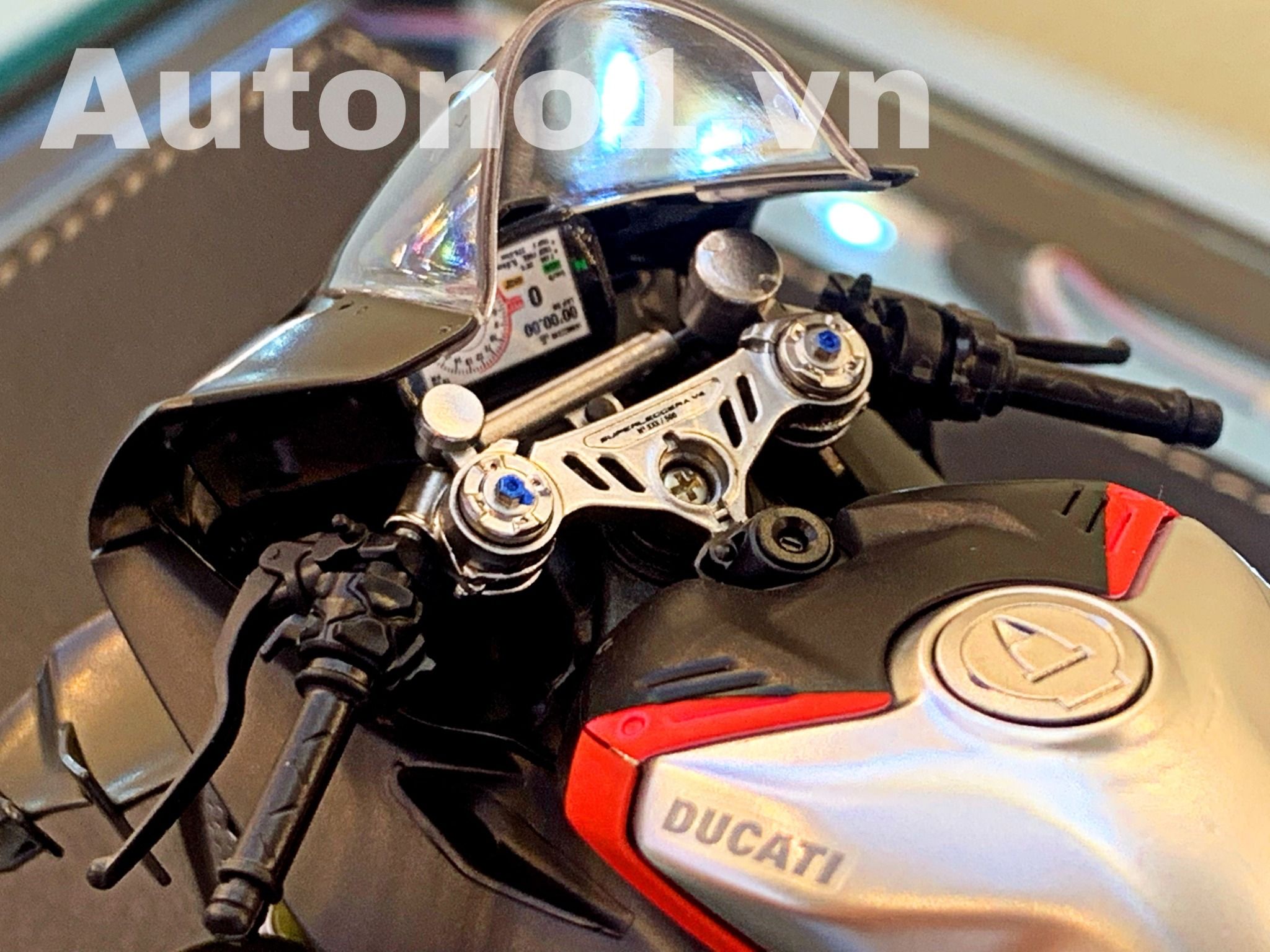  Mô hình xe cao cấp Ducati Superleggera V4 Corse black độ nồi khô tỉ lệ 1:12 Tamiya D234F 