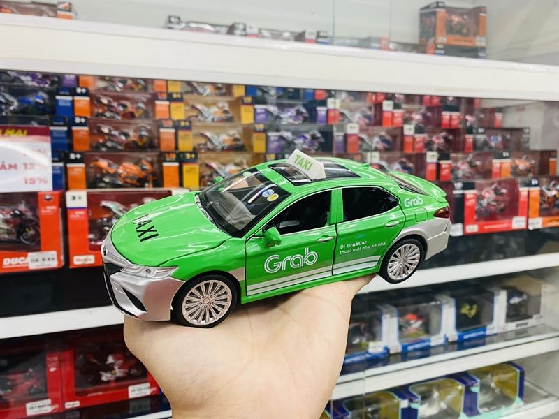  Mô hình xe độ dịch vụ Toyota Camry Taxi Grab tỉ lệ 1:24 CheZhi OT379 