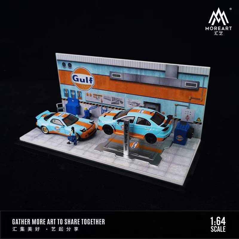  Hộp trưng bày mica xưởng sửa chữa ô tô có bàn nâng , có fig GULF tỉ lệ 1:64 MoreArt 