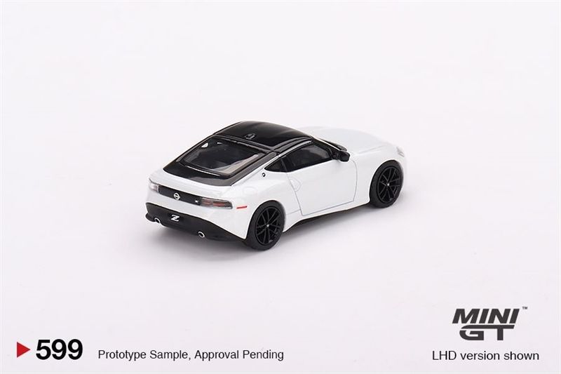  Mô hình xe Nissan Z Performance 2023 Everest White tỉ lệ 1:64 MiniGT 