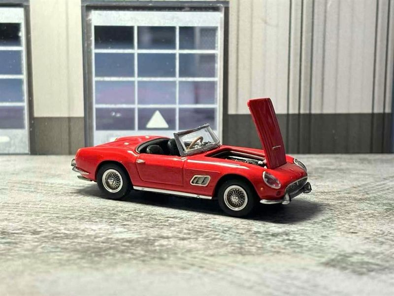  Mô hình xe Ferrari California 250 GT tỉ lệ 1:64 King Models OT64108 