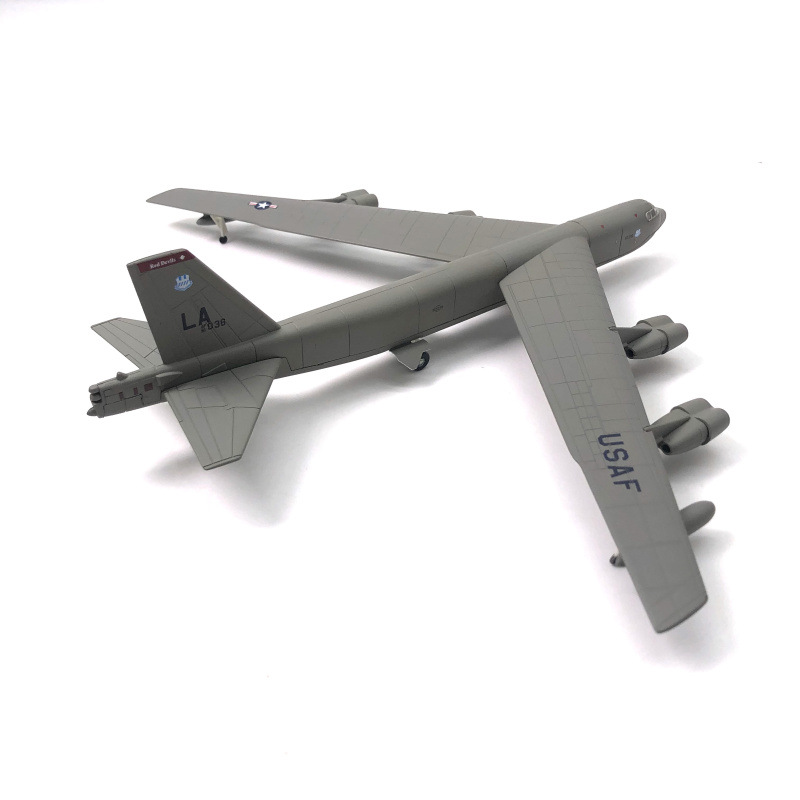 Mô hình máy bay vận tải quân sự USAF B52 AMERICAN tỉ lệ 1:200 Ns models MBQS020