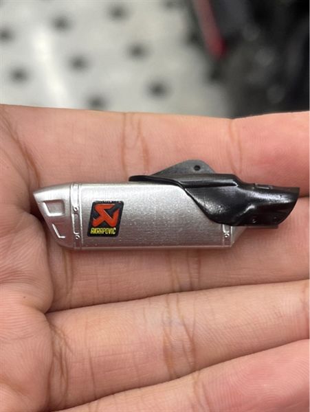  Phụ kiện mô hình lon pô titan và cổ pô dành cho mô hình tỉ lệ 1:12 PK250 