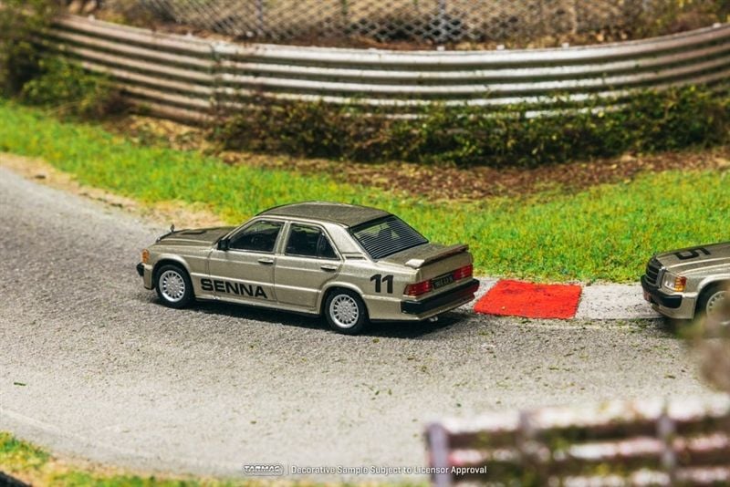 Mô hình xe Mercedes-Benz 190 E 2.3-16, Race of Champion 1984 Ayrton Senna tỉ lệ 1:64 Tarmac Works T64G-047-84ROC11 
