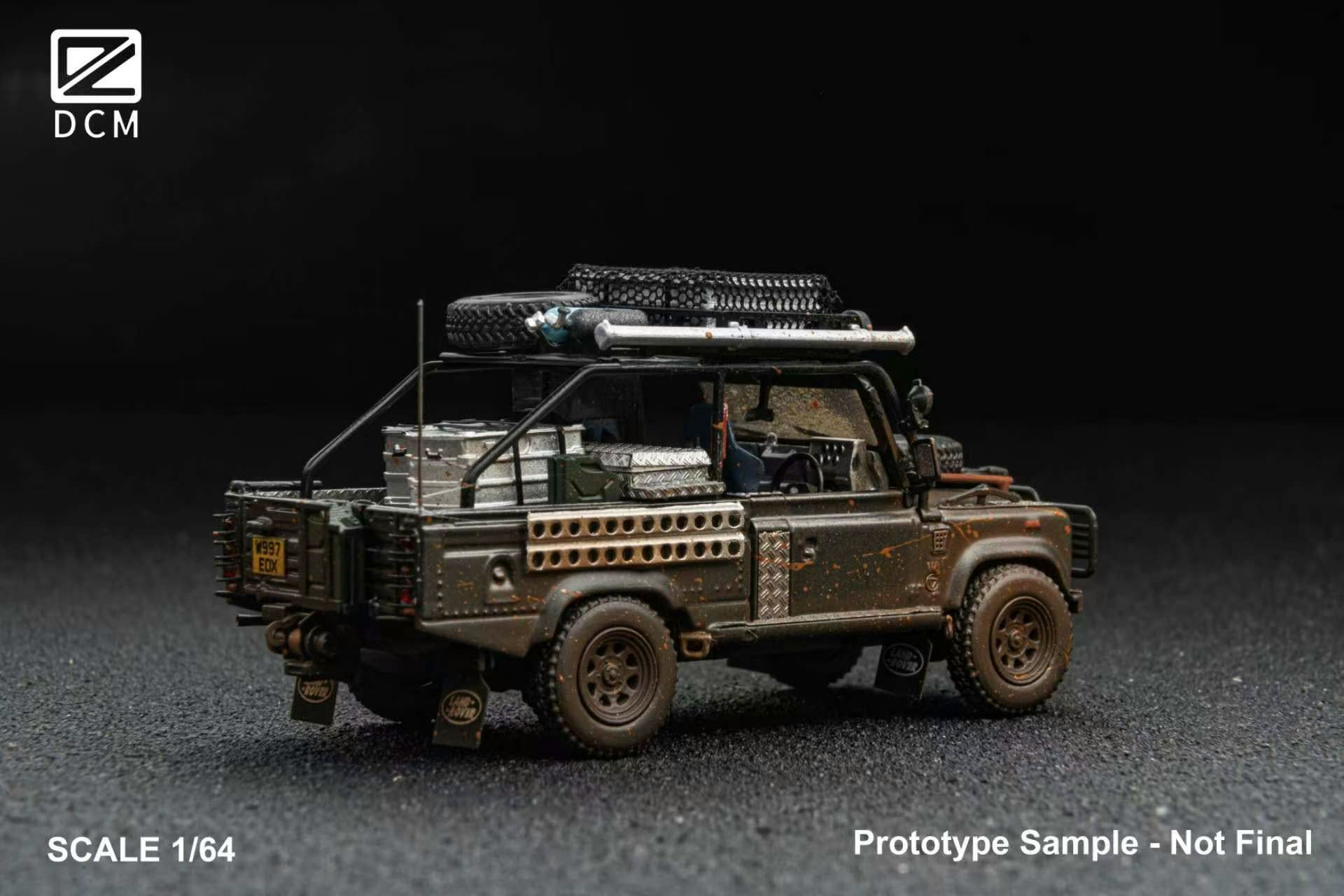  Mô hình xe Land Rover Defender Tomb Raider Angelina Jolie's limited 999pcs có phụ kiện đi kèm tỉ lệ 1:64 DCM model OT64209 