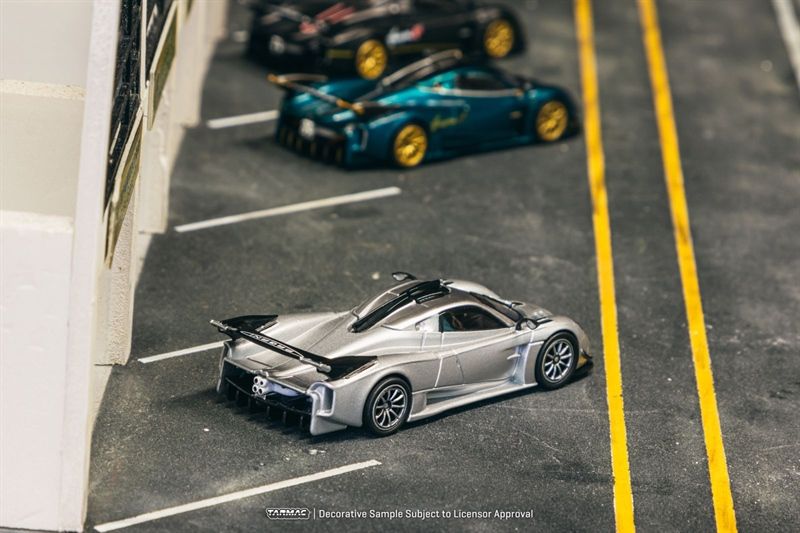  Mô hình xe Pagani Huayra R Satin Silver tỉ lệ 1:64 Tarmac Works T64G-TL035-SL 