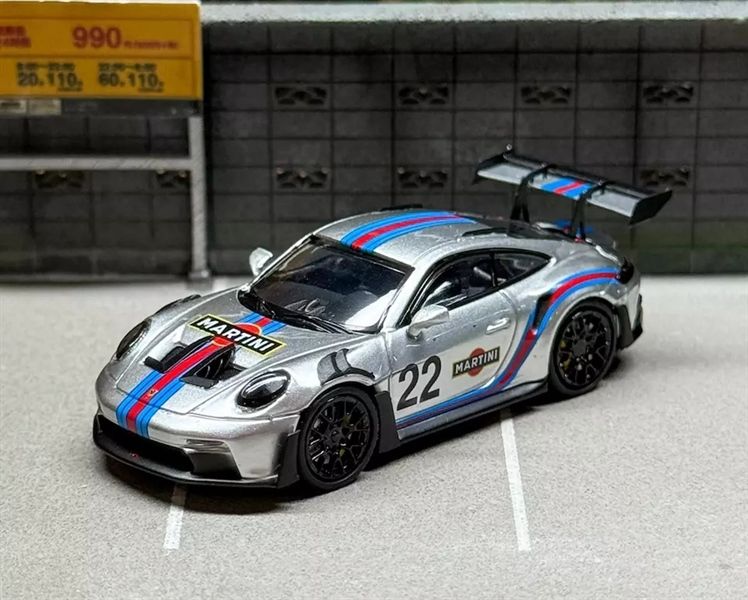  Mô hình xe Porsche 911 GT3 RS Martini #22 silver tỉ lệ 1:64 LMLF OT64057 
