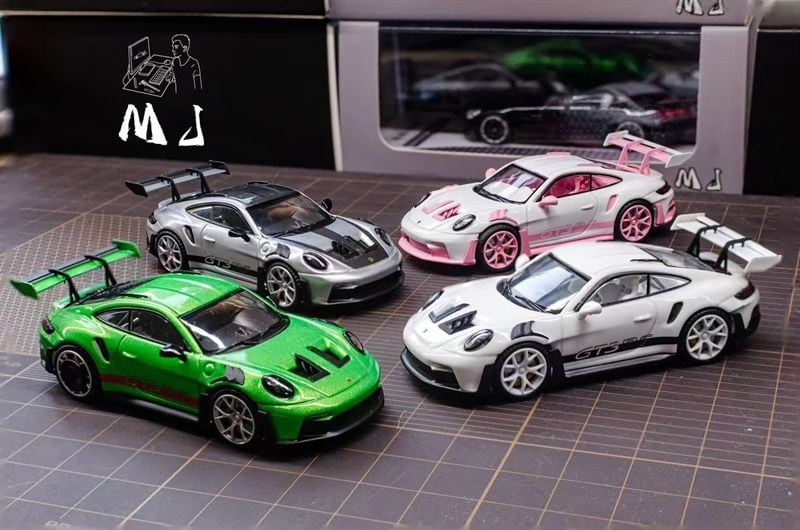  Mô hình xe Porsche 911GT3 RS (màu dạ quang) tỉ lệ 1:64 MJ Model OT64173 