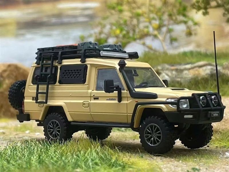  Mô hình xe Toyota LC78 New Color tỉ lệ 1:64 Autobots Models OT64177 