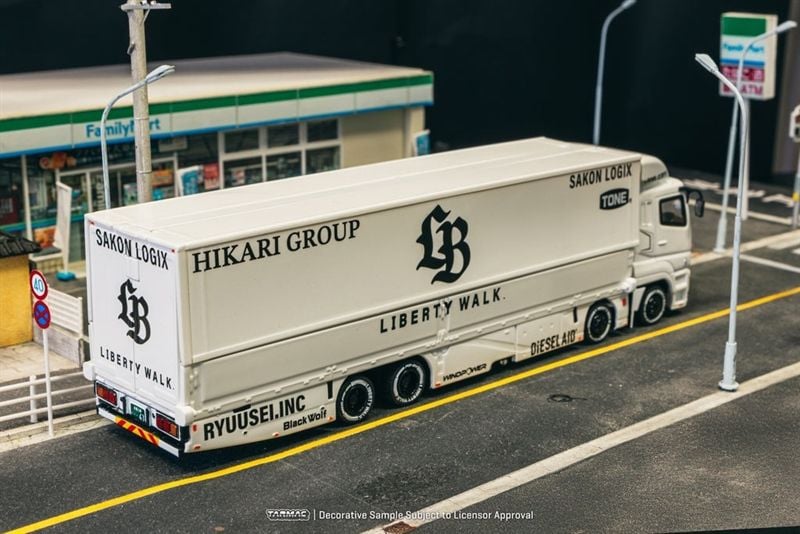  Mô hình xe container chở xe Mitsubishi Fuso Super Great LBWK LB-TRUCKS tỉ lệ 1:64 Tarmac Works T64T-TL001-LBW 