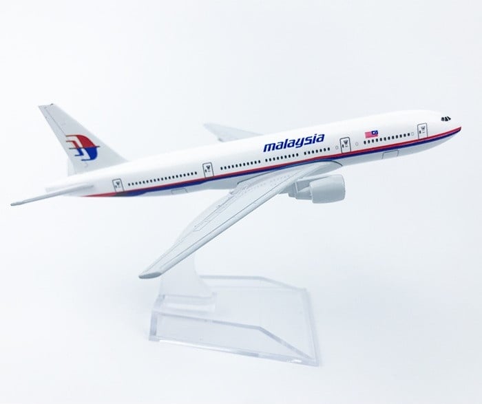  Mô hình máy bay Malaysia Airlines Boeing B777 16cm MB16064 