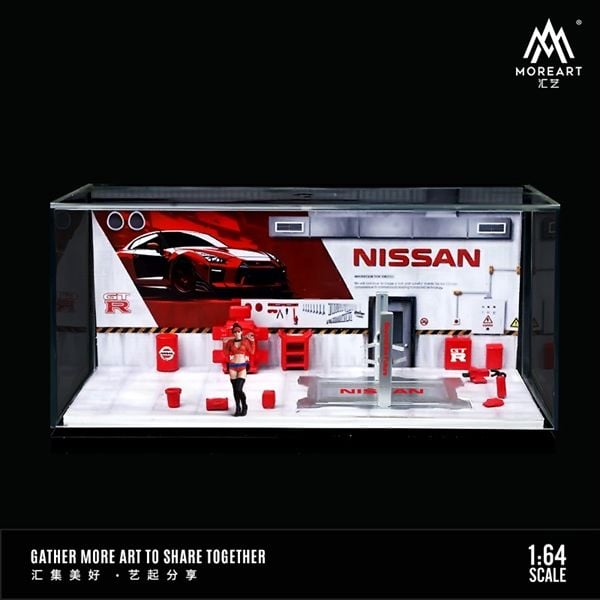  Hộp trưng bày mica xưởng sửa chữa ô tô có bàn nâng , có fig Nissan tỉ lệ 1:64 MO641077 