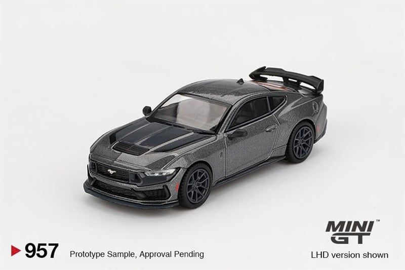  Mô hình xe Ford Mustang Dark Horse 2024 Carbonized Gray tỉ lệ 1:64 MiniGT MGT00957 