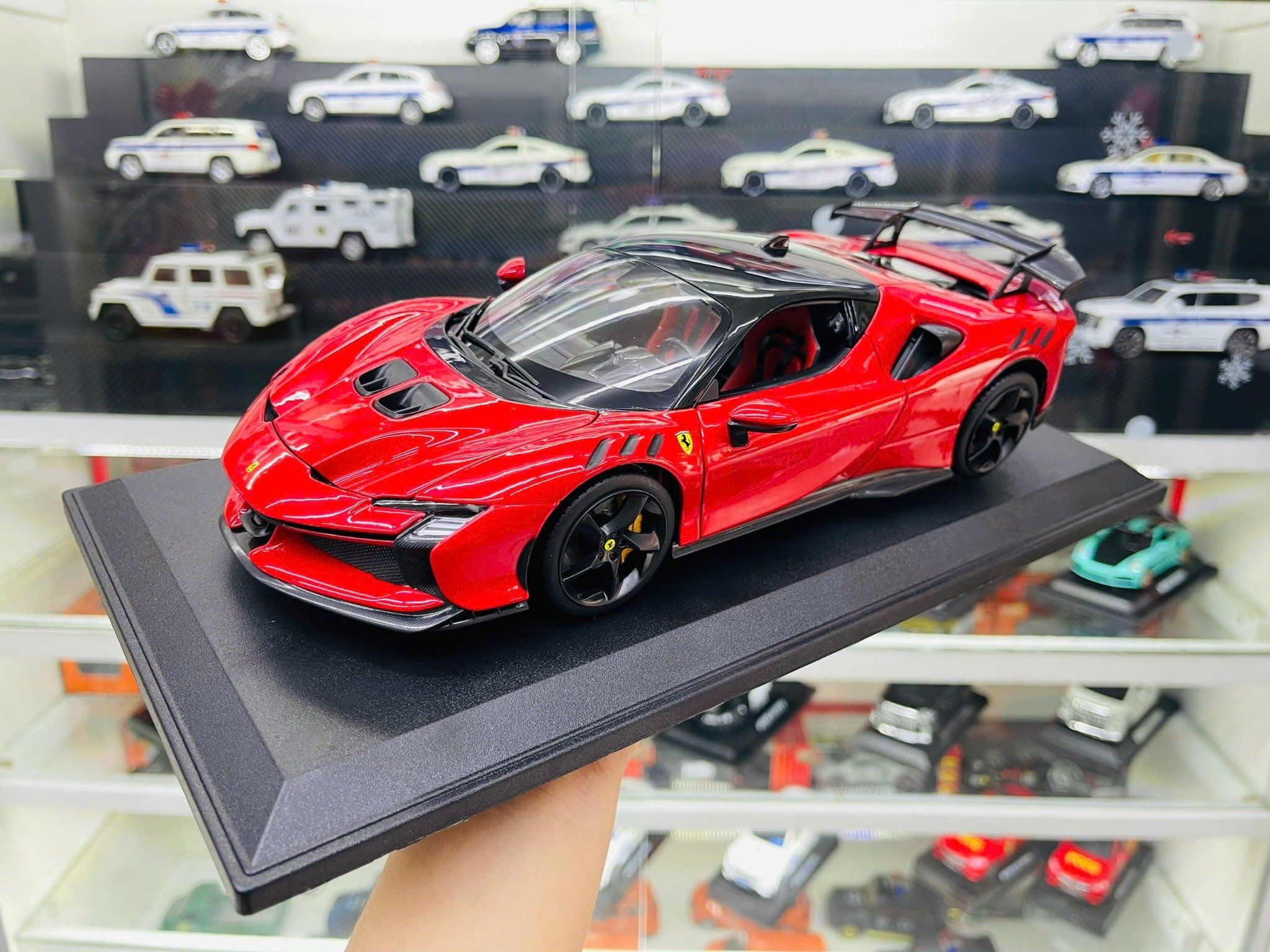  Mô hình xe Ferrari SF90 XX Stradale red full open tỉ lệ 1:18 Bburago 18-16020 OT18010 