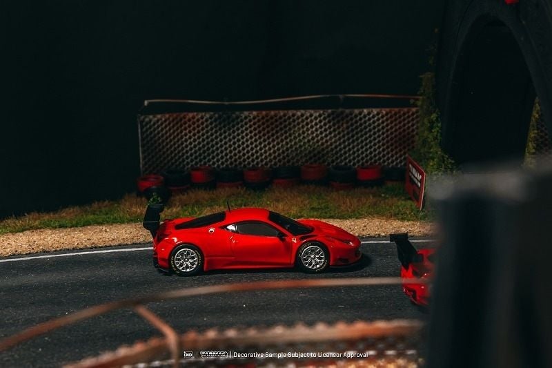  Mô hình xe Ferrari 458 Italia GT3 Red tỉ lệ 1:64 Tarmac Works T64R-074-RE 