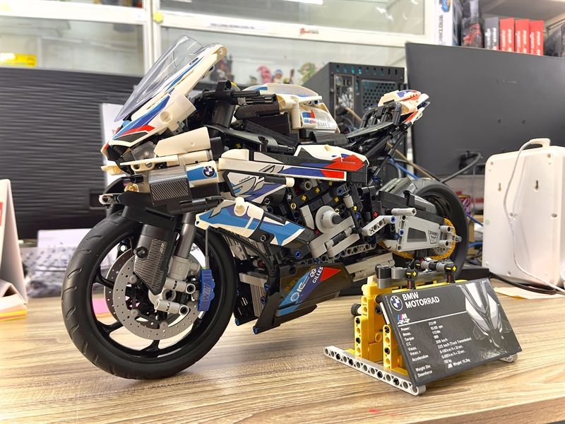  Mô hình xe mô tô lắp ghép BMW M1000RR Technic 1920 pcs tỉ lệ 1:5 LG001 