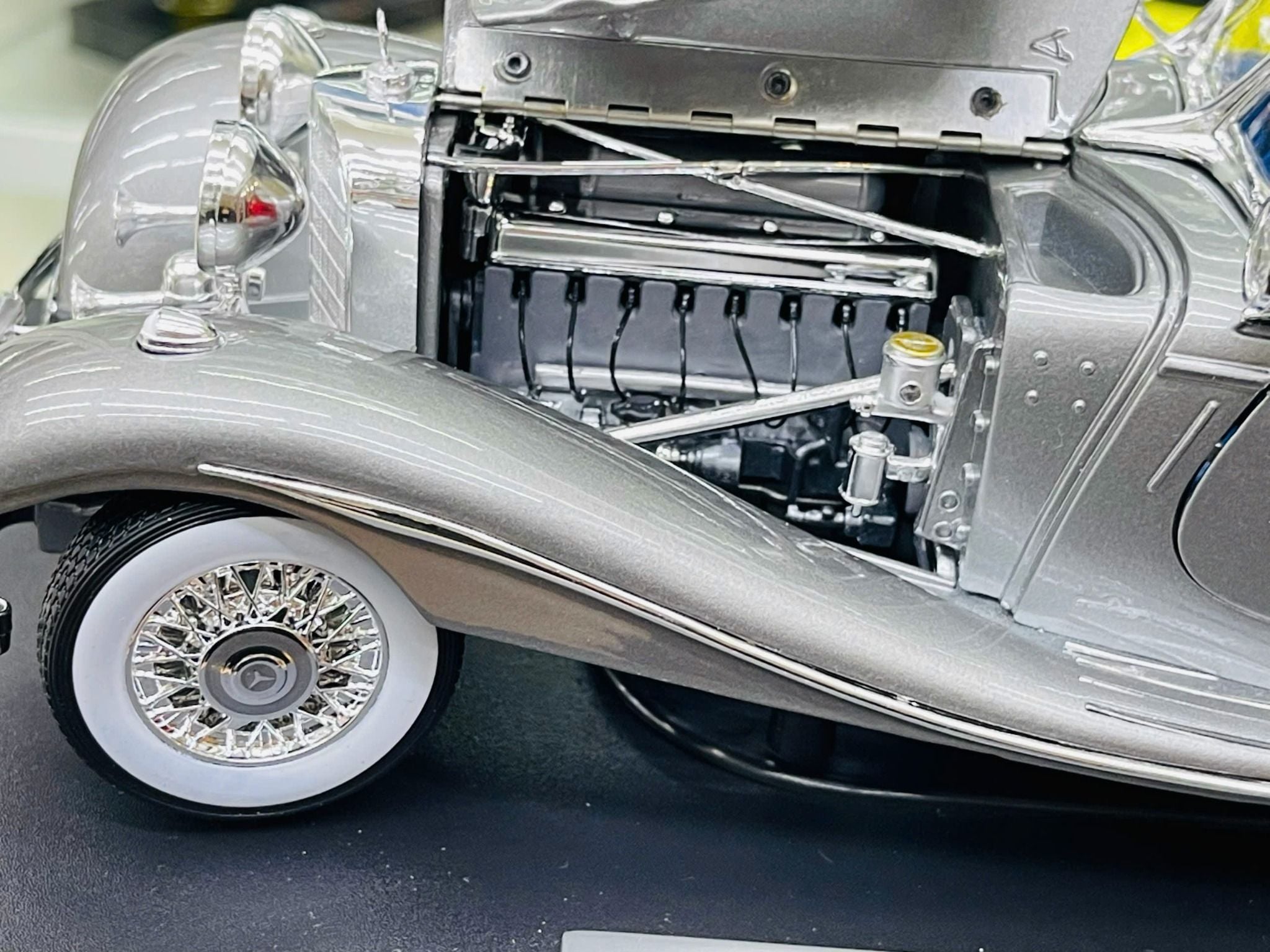  Mô hình xe Mercedes Benz 500k Typ Special Roadster 1936 tỉ lệ 1:18 Maisto 36862 OT18015 