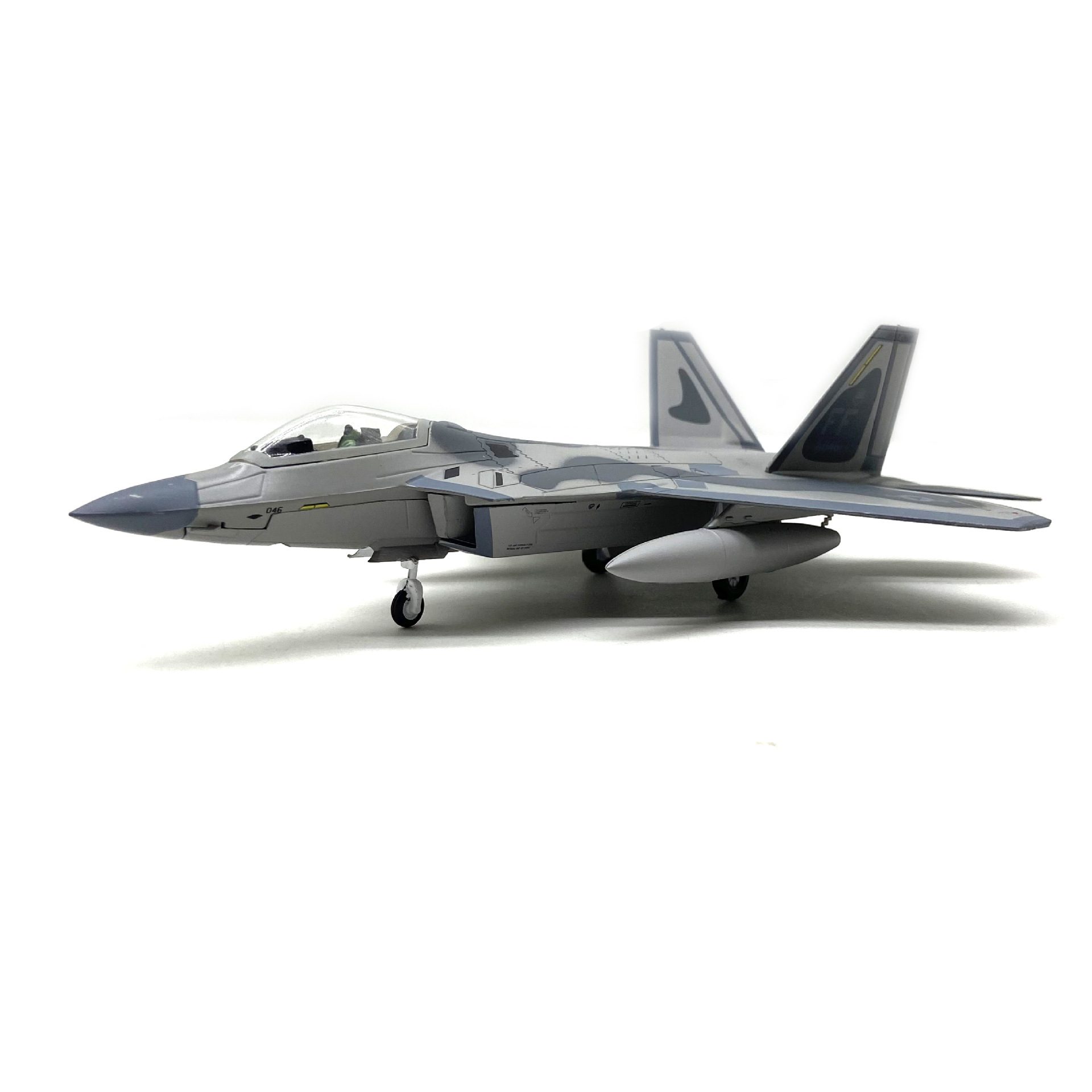  Mô hình máy bay chiến đấu USA F-22 Lockheed Martin Raptor tỉ lệ 1:100 Ns models MBQS012 