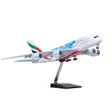  Mô hình máy bay Emirates Expo 2020 Airbus A380 47cm có đèn led tự động theo tiếng vỗ tay hoặc chạm MB47063 
