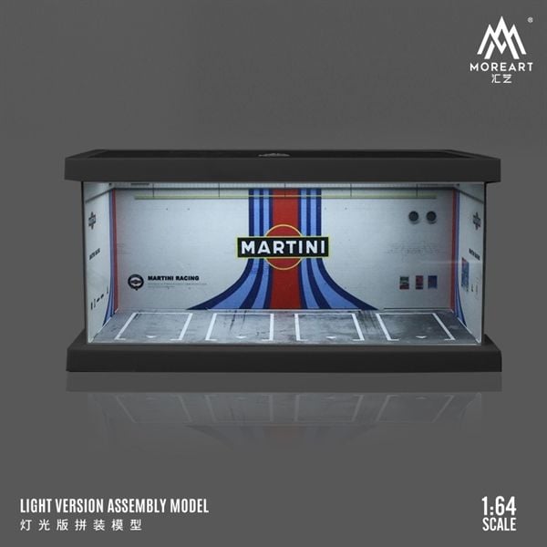  Hộp trưng bày mô phỏng bãi đỗ xe Parking lot custom Martini racing bằng nhựa + có đèn tỉ lệ 1:64 MoreArt MO960108 